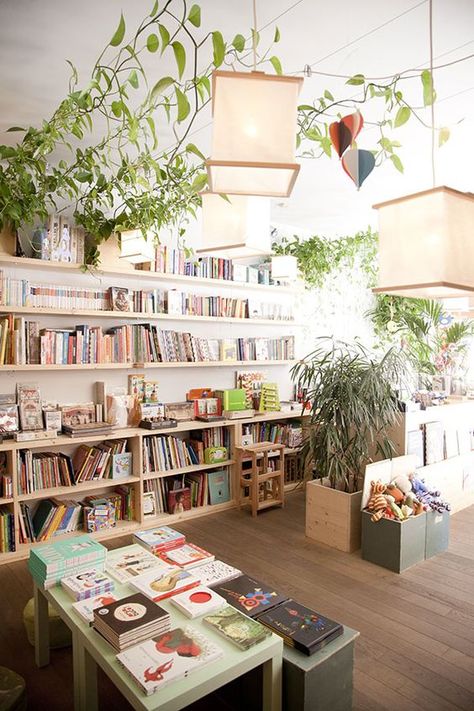 Bookstore Design, Library Cafe, Bookstore Cafe, Book Cafe, Library Design, Store Displays, Shop Interiors, Coffee And Books, Home Library