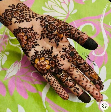 Mehndi Designs Finger, Henna Hand Designs, Palm Henna Designs, Latest Arabic Mehndi Designs, Designs Mehndi, Floral Henna Designs, Eid Mehndi Designs, Mehndi Designs 2018, New Bridal Mehndi Designs