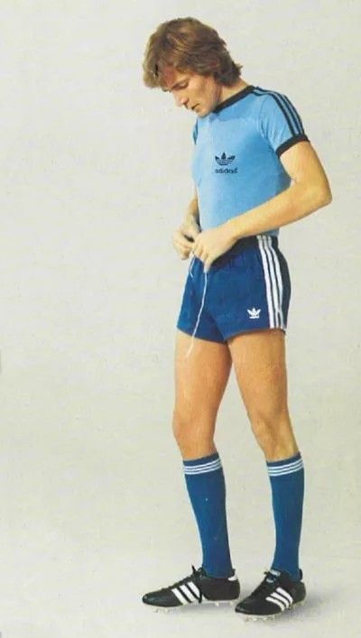 70s Sportswear, 80s Mens Fashion, 80s Sportswear, 80s Fashion Men, 80s Men, Adidas Retro, Fashion 80s, Shorts Adidas, 80s Mens