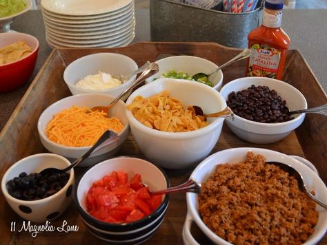 Salad Bar Ideas, Taco Salad Bar, Cinco De Mayo Ideas, Mango Chutney Recipe, Taco Salad Recipe, Pinto Bean Recipes, Taco Salads, Taco Salad Recipes, Chicken Taco Recipes