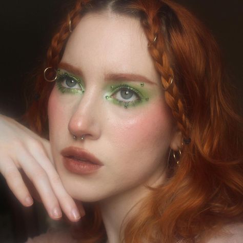 Makeup For Ginger Hair, Fairycore Makeup, Dark Fairy Makeup, Cottagecore Makeup, Ginger Beauty, Holographic Palette, Ginger Makeup, Retro Makeup Looks, Kush Mascara