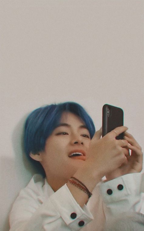 aesthetic kpop idol bts bangtansonyeondan 방탄소년단 taehyung tae v pastel Blue Hair, A Man, Books Wattpad, Cell Phone, Wattpad, Bts, Books, Hair, Blue