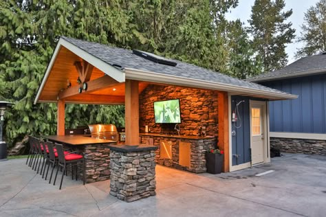 Outdoor Shed With Porch, Backyard Pavilion With Storage, Backyard Pavilion With Kitchen, Outdoor Bar By Pool, Rustic Outdoor Kitchen Design, Outdoor Pavilion With Kitchen, Outdoor Pool Bar Ideas, Outdoor Kitchen Pavillion, Pavilion Kitchen