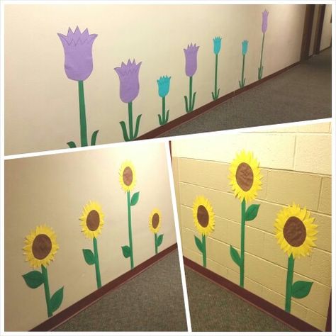 Screw the hall, can I do this to my own personal dorm also? It already looks like a hippie room already, might as well School Hall Decoration Ideas, College Hall Themes, Dorm Hallway Decorations, Dorm Hall Decorations, Spirit Week Posters, School Bathroom Makeover, Dorm Hall Themes, Dorm Door Ideas, Dorm Door Decor