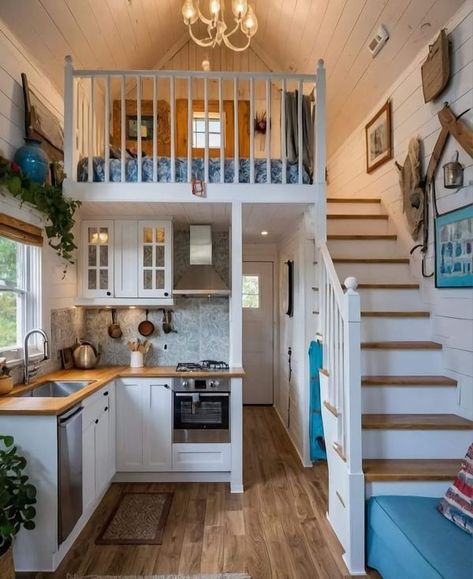 Tiny House Ideas Interior, Small Apartment Ideas, Tiny Home Ideas, Decor Room Ideas, Tiny House Cottage, Tiny House Interior Design, Shed To Tiny House, Tiny House Layout, Tiny House Inspiration