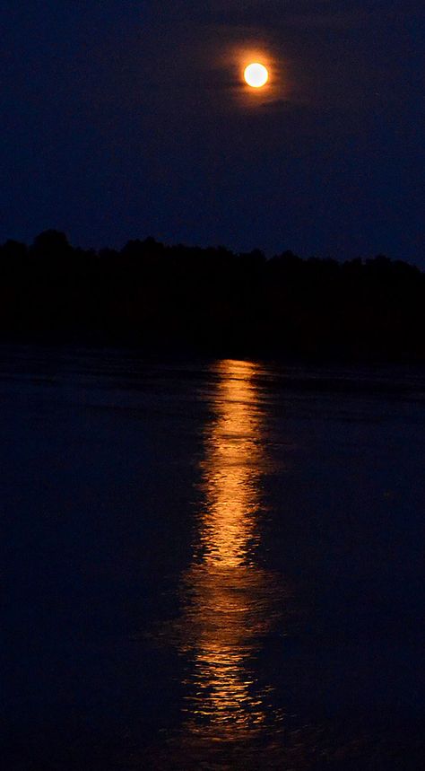 Full Moon over Mississippi River 07-03-2012_3444 River At Night, Moon River Aesthetic, Moon Shining On Water, Moonlight On A River, Full Moon Over Lake, Moon River, The Moon Is Beautiful, Broken Leg, Frank Ocean