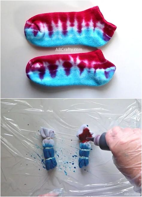 25 Easy Tie Dye Sock Patterns - How to Tie Dye Socks How To Tie Dye Socks, Tie Dye Socks Pattern, Different Tie Dye Patterns Diy, Sock Tie Dye, Diy Tie Dye Socks, Tye Dye Socks, Easy Tie Dye, Easy Diy Tie Dye, Tie Dye Instructions