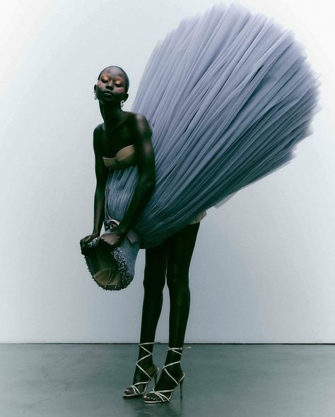 Aweng Chuol, Victor And Rolf, Fashion Journals, Img Models, Fashion Aesthetics, Viktor & Rolf, March 2023, Model Agency, Creative Fashion