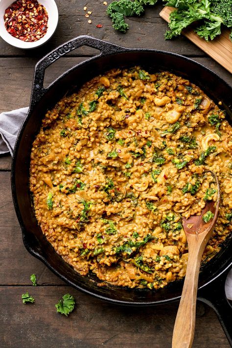 Curried Buckwheat with Kale Groats Recipe, Garlicky Kale, Garlic Kale, Raw Dessert Recipes, Buckwheat Recipes, Vegetarian Ideas, Grain Recipes, Buckwheat Groats, One Skillet