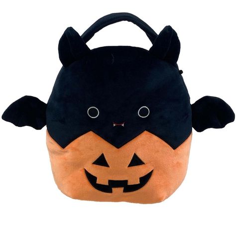 Every costume needs a sweet bat friend to complete it! This officially licensed Squishmallow Emily the Bat Treat Pail will go perfectly with your Halloween outfit. The pail is stuffed to give it a gently roounded shape, and it is designed to look like Emily popping out of a smiling jack o' lantern with outspread wings. Same-fabric bat ears and a sturdy handle are attached to the top. Halloween Slumber Party, Video Game Costumes, Costume Themes, Trick Or Treat Bags, Game Costumes, Trick Or Treating, Slumber Parties, Halloween Bats, Candy Bags