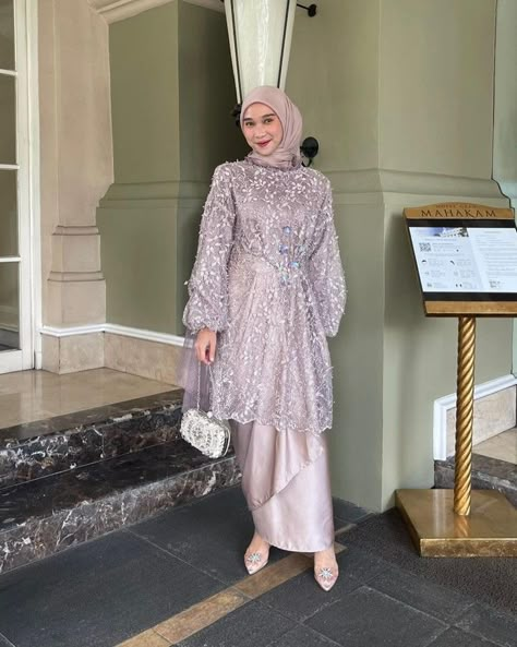 Bridesmade Hijab, Bridesmaid Dresses Hijab Brokat, Kebaya Modern Hijab Bridesmaid, Kebaya Bridesmaid, Brukat Dress, Model Dress Kebaya, Dress Brokat Modern, Kondangan Outfit, Braidsmaid Dresses