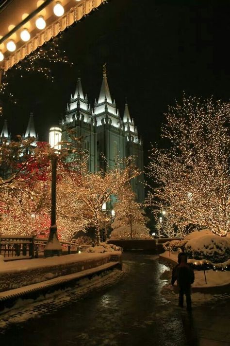 Salt Lake City Utah Christmas, Temple Square Salt Lake City, Winter In Salt Lake City Utah, Salt Lake City Christmas, Salt Lake City Aesthetic, Salt Lake City Utah Aesthetic, Salt Lake City Utah Winter, Utah Christmas, Salt Lake City Temple