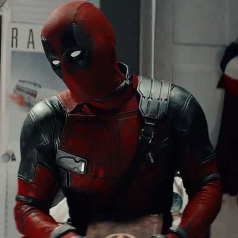 Wade wilson / deadpool icon Deadpool Unmasked, Deadpool Aesthetic, Wade Wilson Deadpool, Xmen Icons, Deadpool Icon, Ryan Reynolds Deadpool, Marvel Pics, Deadpool X Spiderman, Deadpool Movie