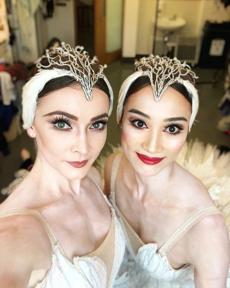 Loved dancing with you again @claire123 ❤️ #aboutlastnight #thankyou @royaloperahouse #swanlake #rohswanlake #royalballet #coventgarden Ballet Makeup Stage, Stage Makeup Dancer, Fumi Kaneko, Recital Makeup, Ballet Makeup, Ballerina Makeup, You Again, Ballet Tiaras, Ballet Wear