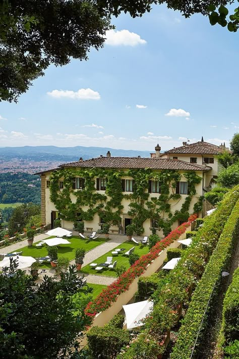 Villa San Michele in Fiesole, once a monastery, is now a boutique hotel set high on a hill above the city of Florence, a perch from which you can watch the city vibrating below. #villasanmichele #belmond #florence #tuscany #italy #florencehotels #florencehotelview #hotel #views #kiwicollection #carewhereyoustay Belmond Villa San Michele, Villa San Michele Florence, Italy Luxury Hotel, Fiesole Florence, Fiesole Italy, Florence Villa, Tuscan Backyard, Tuscany Wedding Venue, Italy Hotel