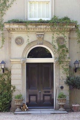 love these urns! Front Portico, Greige Interior, Art Baroque, Grand Entry, Georgian Architecture, Door Entryway, Door Entry, Black Door, Open Door