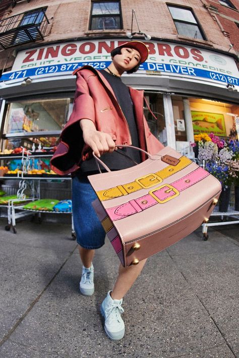 We refreshed some favorites, threw on some color and hit the town. Shop our just-arrived #CoachSS22 Collection. Bag Editorial, Brand Guidelines Design, Urban Bags, Colour Blocking Fashion, Deck Photos, American Tourister, Colorful Bags, Photoshoot Concept, Sporty Chic