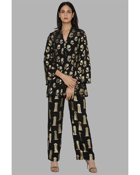 Black and Gold Printed Suit | House of Masaba Masaba Prints Design, House Of Masaba, Tunic With Pants, Shoulder Duster Earrings, Short Tunic, Prints Design, Pants Fit, Indian Clothing, Black Tunic