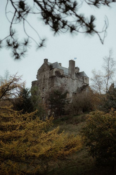 Stylish Scottish Wedding at Neidpath Castle Scotland Castle Wedding, Neidpath Castle, Wedding In Scotland Castle, Culzean Castle Wedding, Candlelit Ceremony, Urquhart Castle Scotland, Scottish Elopement, Cawdor Castle Scotland, Scotland Wedding