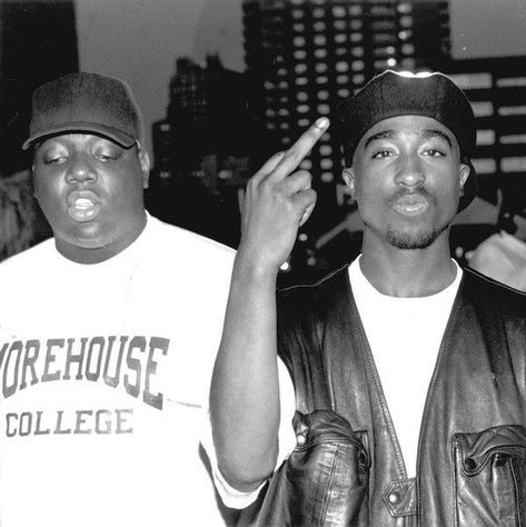 Rhythm And Poetry, 2pac And Biggie, Old School Art, Look Hip Hop, Jamel Shabazz, 90s Rappers Aesthetic, Hip Hop Aesthetic, Cultura Hip Hop, Tupac And Biggie