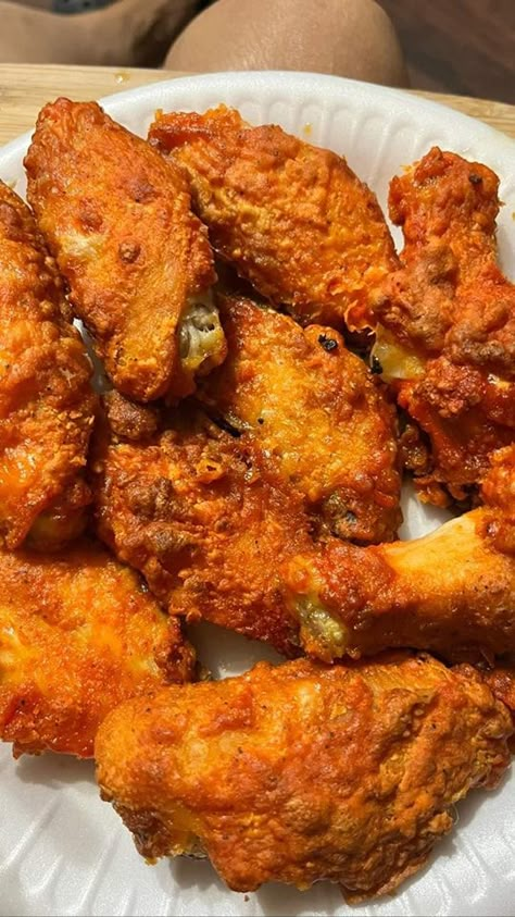 Air fried chicken Wangz ☺️ - All Recipes Meals Soul Food Fried Chicken, Chicken Wings And Fries, Fried Wings, Soul Food Dinner, Air Fried Chicken, Fried Chicken Wings, Fast Foods, Food Babe, Food Therapy