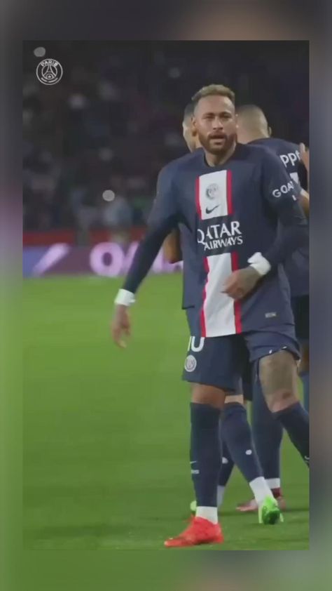 Football Dance, Brazilian Soccer Players, Neymar Videos, Football Neymar, Cristiano Ronaldo Goals, Funny Football Videos, Naruto Sage, Ronaldo Skills, Ronaldo Goals