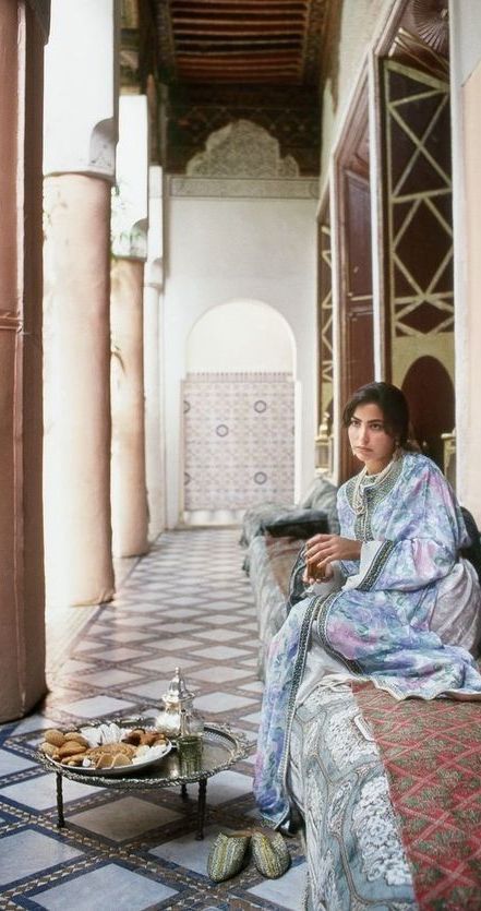 Morrocan Aesthetic, Morocco Aesthetic, Moroccan Aesthetic, African Princess, Moroccan Women, Arab Culture, Moroccan Art, Moroccan Culture, French Outfit