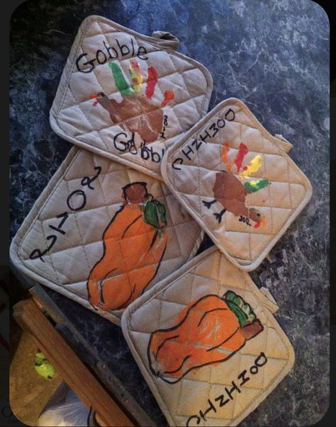 Handprint Pot, Pot Holder Crafts, Gift Ideas From Kids, Thanksgiving Food Crafts, Prayer Crafts, Thanksgiving Crafts Preschool, Turkey Handprint, Turkey Pot, November Crafts