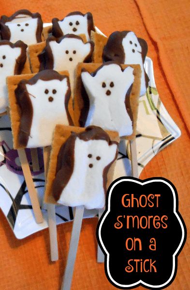 Halloween Smores, Smores Recipe, September Crafts, Smore Recipes, Room Parent, Classroom Treats, Winter Treats, Fall Faves, Halloween Goodies