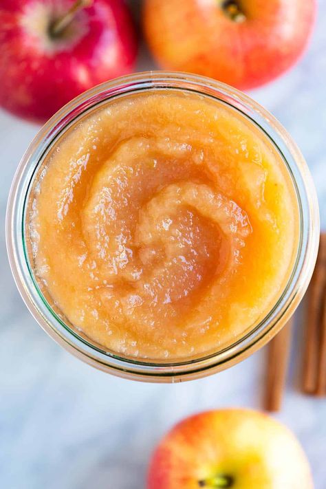 My homemade applesauce is so simple to make, makes the kitchen smell incredible, and tastes much better than anything you can buy at the store! Every time I […] Diy Apple Sauce, Chunky Applesauce, Cooked Fruit, Inspired Taste, Container Crafts, Homemade Applesauce Recipes, Apple Party, How To Make Applesauce, Applesauce Recipe