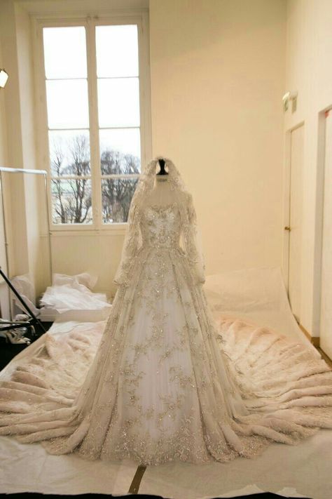 Ralph And Russo Bridal, 2015 Couture, Ralph Russo, Royal Wedding Dress, Pakistani Wedding Outfits, Ralph And Russo, White Bride, Gorgeous Wedding Dress, Whimsical Wedding