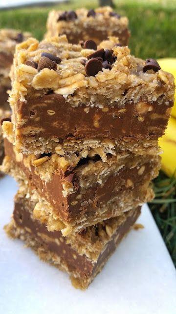 Bananas Peanut Butter And Chocolate, No Bake Peanut Butter Banana Oat Bars, Banana Peanut Butter Oat Bars, No Bake Banana Oatmeal Bars, Chocolate Peanut Butter Banana Bark, No Bake Banana Bars, No Bake Banana Desserts, Ripe Banana Recipes No Bake, Banana Peanut Butter Bars