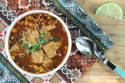 Spicy Eggplant Chili - I love that this chili doesn't take too long to prepare and is much lighter than traditional chili recipes. Spicy Eggplant Chili is even better as leftovers the next day! #cleaneating Eggplant Chili, Spicy Eggplant, Vegetable Meals, Veggie Box, 21 Dinner, Stews Recipes, Soups Stews Chilis, Savory Soups, Fall Foods