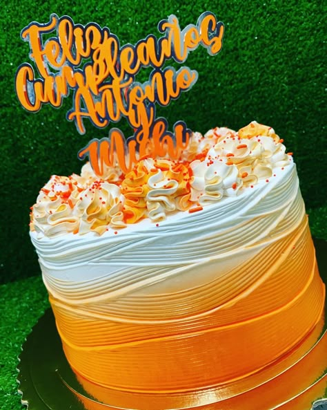 Birthday Cake For Women Elegant, Orange Birthday Cake, Dominican Cake, Cake Yellow, October Ideas, Orange Birthday, Birthday Cakes For Women, Creative Birthday Cakes, Cakes For Women