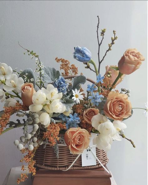 Blue And Cream Flower Arrangements, Blue And Beige Flowers, Muted Color Flower Arrangements, Blue And Cream Floral Arrangements, Blue Fall Flower Arrangements, Blue Fall Floral Arrangements, September Flower Arrangements, Blue And Orange Flower Arrangements, Coastal Flower Arrangements