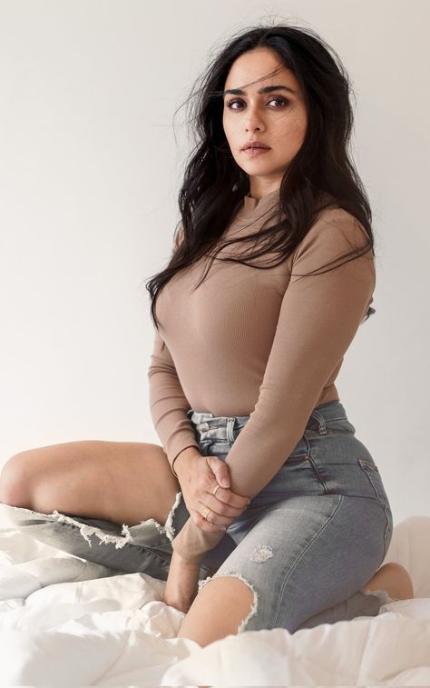 Amruta Khanvilkar, 4k Images, Perfect Figure, Indian Models, Science Technology, International News, Image Hd, Model Photos, Hd Photos