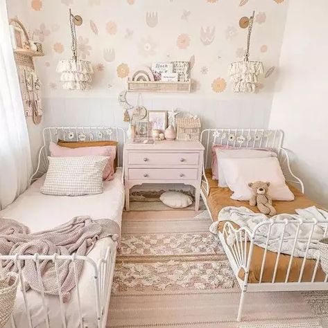 50 Beautiful And Cozy Shared Girls’ Bedrooms - Shelterness Sibling Room, Shared Girls Room, Sister Room, Shared Girls Bedroom, Toddler Bedroom Girl, Big Girl Bedrooms, Toddler Girl Room, Shared Bedroom, Twin Beds