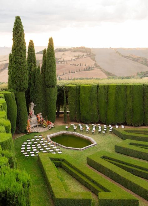 Tuscan Wedding | Italy Wedding Venues Tuscany | Villa La Foce Wedding Venues Tuscany, Italy Wedding Venues, Tuscany Italy Wedding, Romantic Italy, Tuscany Villa, Wedding Ceremony Photos, Tuscan Wedding, Farm Stay, Tuscany Wedding