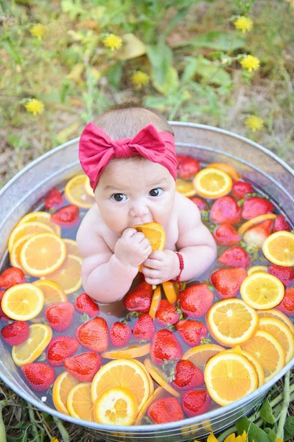 Baby Milk Bath, Milk Bath Photos, 6 Month Baby Picture Ideas, Baby Milestones Pictures, Monthly Baby Pictures, Baby Milestone Photos, Summer Pics, Newborn Baby Photoshoot, Time Pictures