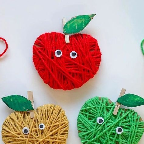 Draw An Apple, First Day Of September, Paint Sticks, Apple Craft, Sensory Crafts, Easy Fall Crafts, Apple Art, Church Crafts, Mom Diy