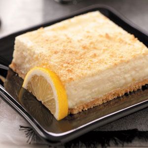 Lemon Fluff Dessert Recipe - This sounds really good for summer. Lemon Fluff Dessert, Holidays Desserts, Lemon Fluff, Desserts Nutella, Smores Dessert, Cheesecake Oreo, Lemon Jello, Fluff Desserts, Dessert Oreo