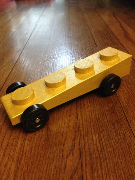 Photos of Lego-Themed Pinewood Derby Cars – Scout Life magazine Easy Pinewood Derby Car Ideas, Derby Car Ideas, Pinewood Derby Templates, Derby Car Designs, Pinewood Derby Cars Templates, Cub Scouts Wolf, Car Template, Pinewood Derby Car, Scouts Bsa