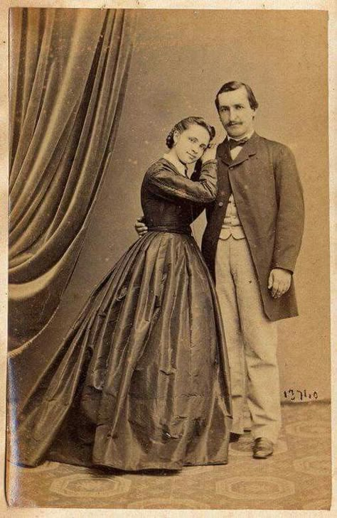 Young love, 1880 Victorian Couple, Antique Photography, Antique Portraits, Victorian Photos, Vintage Couples, Old Fashion, Vintage Portraits, Historical Costume, Antique Photos