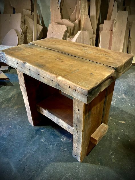 Farmhouse Style Entry or Side Table the Kaw Table - Etsy Canada Wood And Metal Furniture Design Ideas, Custom End Table, Scrap Wood Table, Television Room, Barnwood Coffee Table, Shabby Chic Side Table, Rustic Wood Projects, Farmhouse Side Table, Old Barn Wood