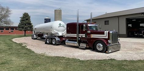 Tanker Yanker, Lego Bedroom, Tanker Truck, Peterbilt 389, Truck Pictures, Breakfast Potatoes, Broccoli Casserole, Tanker Trucking, Peterbilt Trucks