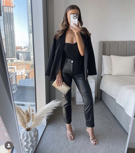 Black Blazer Outfit Going Out, Leather Bandeau Top Outfit, Blazer With Corset Outfit, Bodysuit And Blazer Outfit, Black Leather Bodysuit Outfit, Outfits With Black Bodysuit, Going Out Blazer Outfit, Black Blazer Outfit Night Out, Black Bodysuit Outfit Night