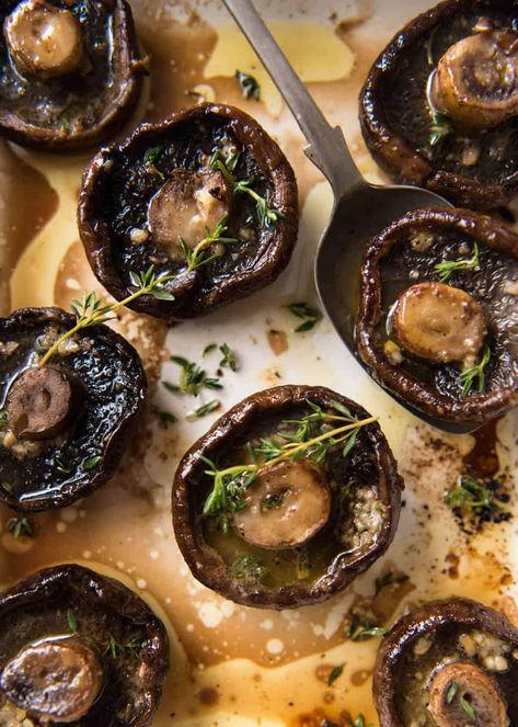 Simple perfection: Garlic Butter Roasted Mushrooms. www.recipetineats.com Garlic Butter Roasted Mushrooms, Garlic Roasted Mushrooms, Recipe Tin Eats, Keto Veggie Recipes, Tin Eats, Garlic Mushrooms Recipes, Creamy Mashed Cauliflower, Creamy Garlic Mushrooms, Free Keto Meal Plan