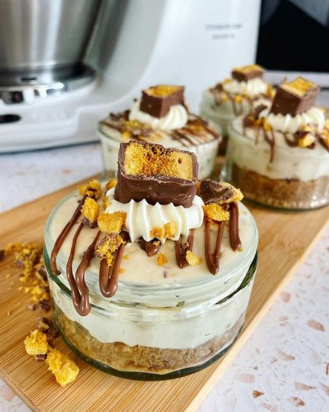 Jill Bakes on Instagram: "#TreatThursday Recipe Ad / PR gift Individual No-Bake Chocolate Honeycomb Cheesecakes with @kenwood_ireland ✨save this recipe✨ Making dessert is such a treat with my Kenwood Titanium Chef Baker XL with its built in weighing scales - I honestly do love it! This is a delicious cheesecake recipe and I love making it in the individual pots - perfect dessert for a dinner party or a BBQ in this roasting weather! Or if you’re only feeding a smaller number you can easily hal Cheesecake Moose Recipes, Honeycomb Cheesecake Recipe, Cheesecake Sweetened With Honey, Honey Pistachio Cheesecake, No Bake Pineapple Mousse Cheesecake, Honeycomb Cheesecake, Chocolate Honeycomb, Pr Gift, Mousse Cheesecake