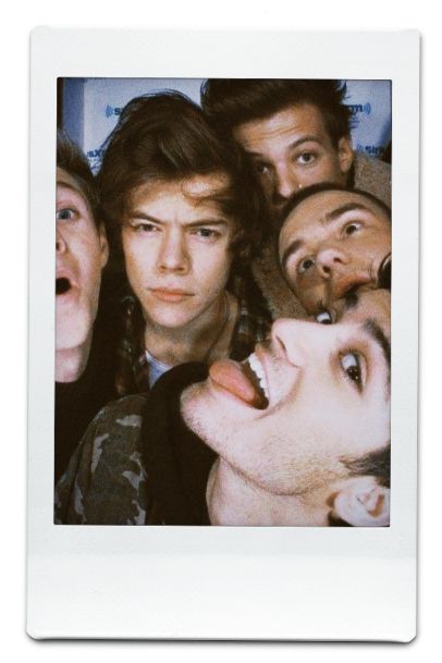 One Direction Polaroid Pictures, 1d Polaroid, One Direction Polaroid, Stickers One Direction, Harry Styles Polaroid, One Direction Background, Gambar One Direction, One Direction Photos, Harry Styles Wallpaper