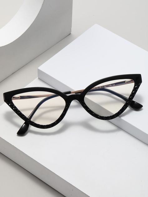 Cat Eye Glasses Aesthetic, Pretty Glasses, Glasses Inspo, Glasses For Round Faces, Cat Eyeglasses, Glasses Cat Eye, Chic Glasses, Cat Frame, Baddie Tips